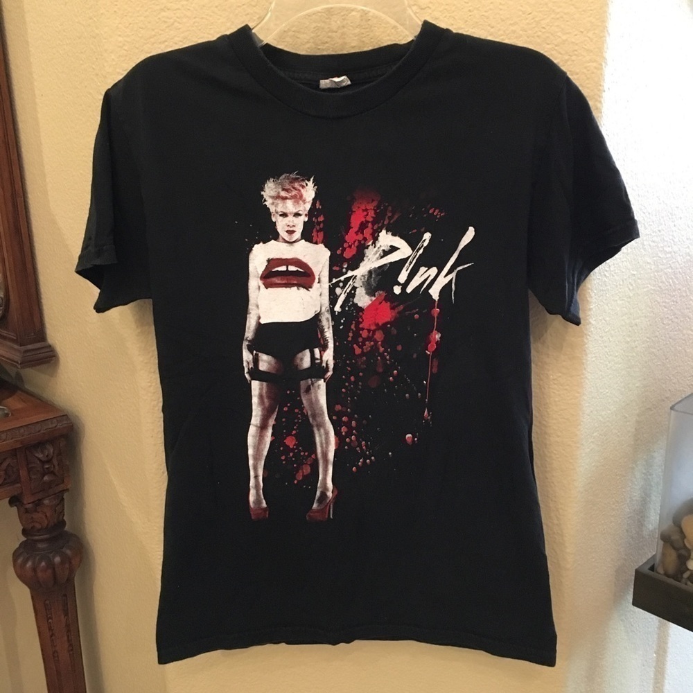 PINK Tour Concert 2013 Graphic T-shirt Size Small